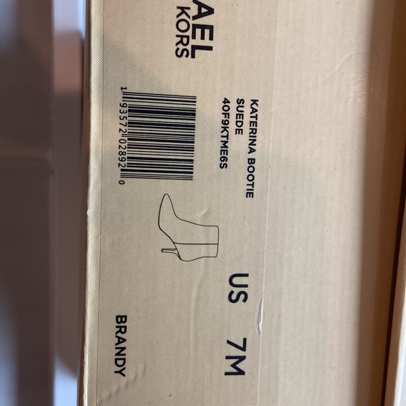 Michael Kors suede bootie size 7 - Picture 5 of 5